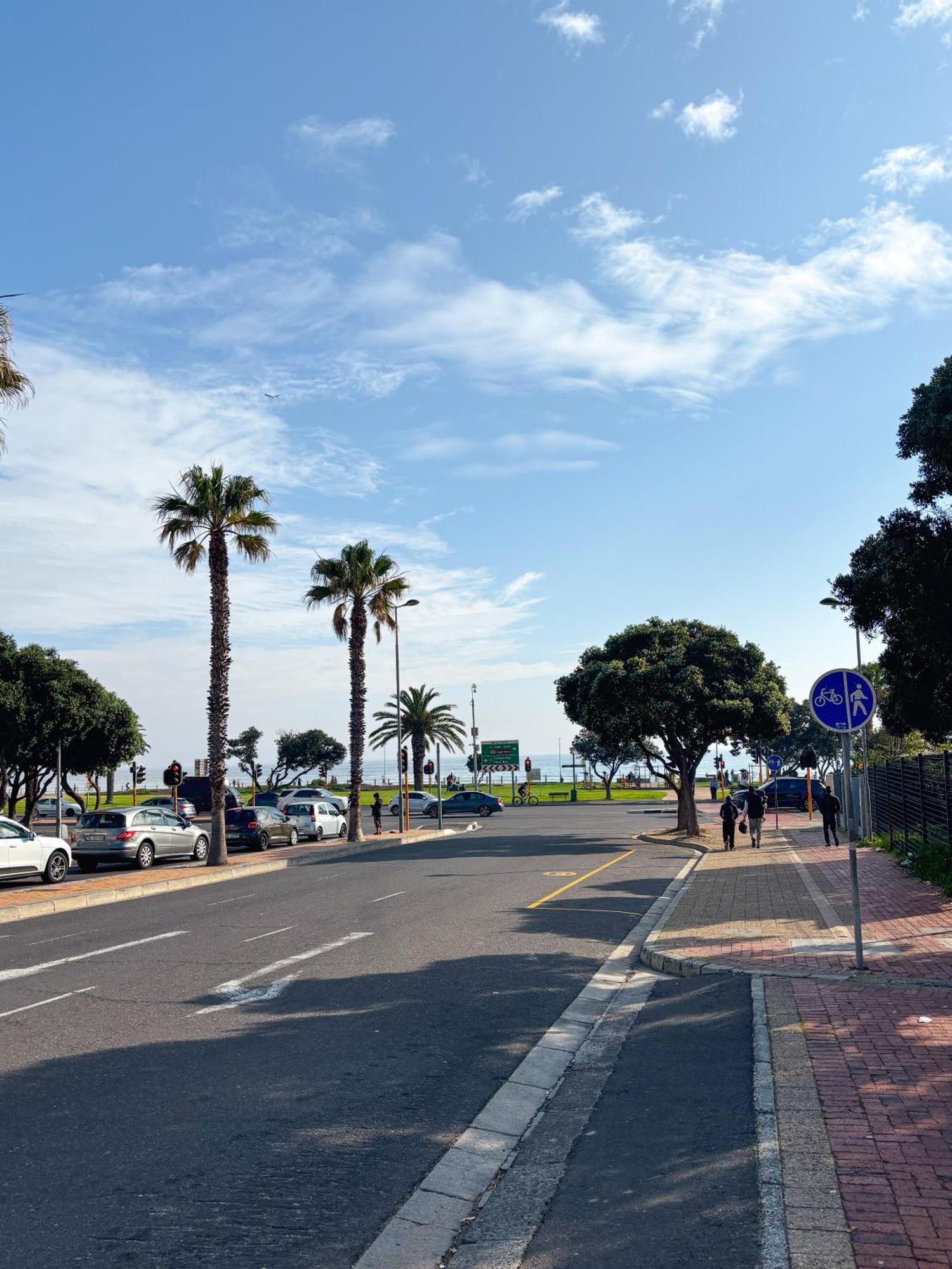Cosy, Eclectic In Sea Point *
