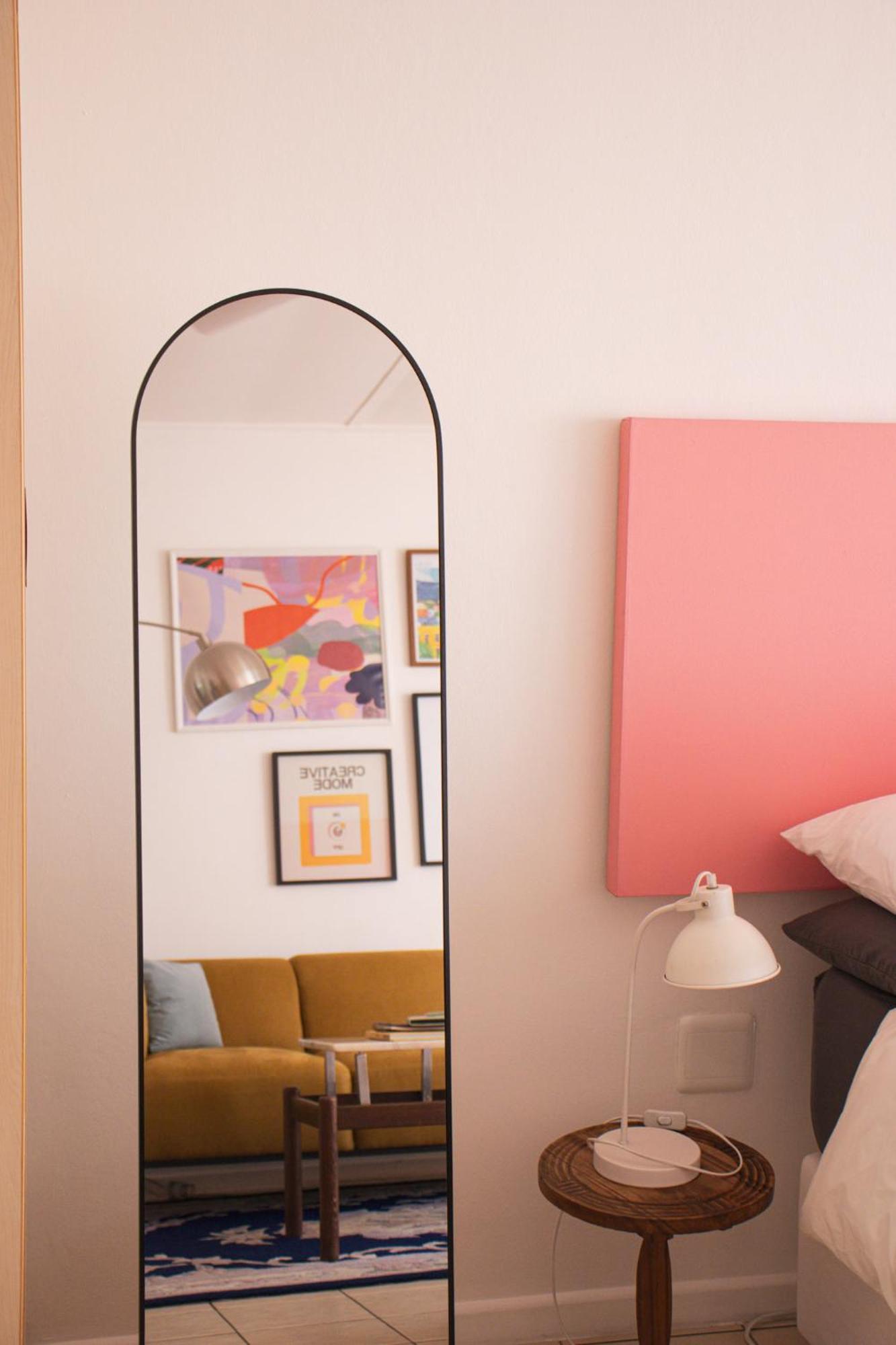 Cosy, Eclectic In Sea Point Apartment *