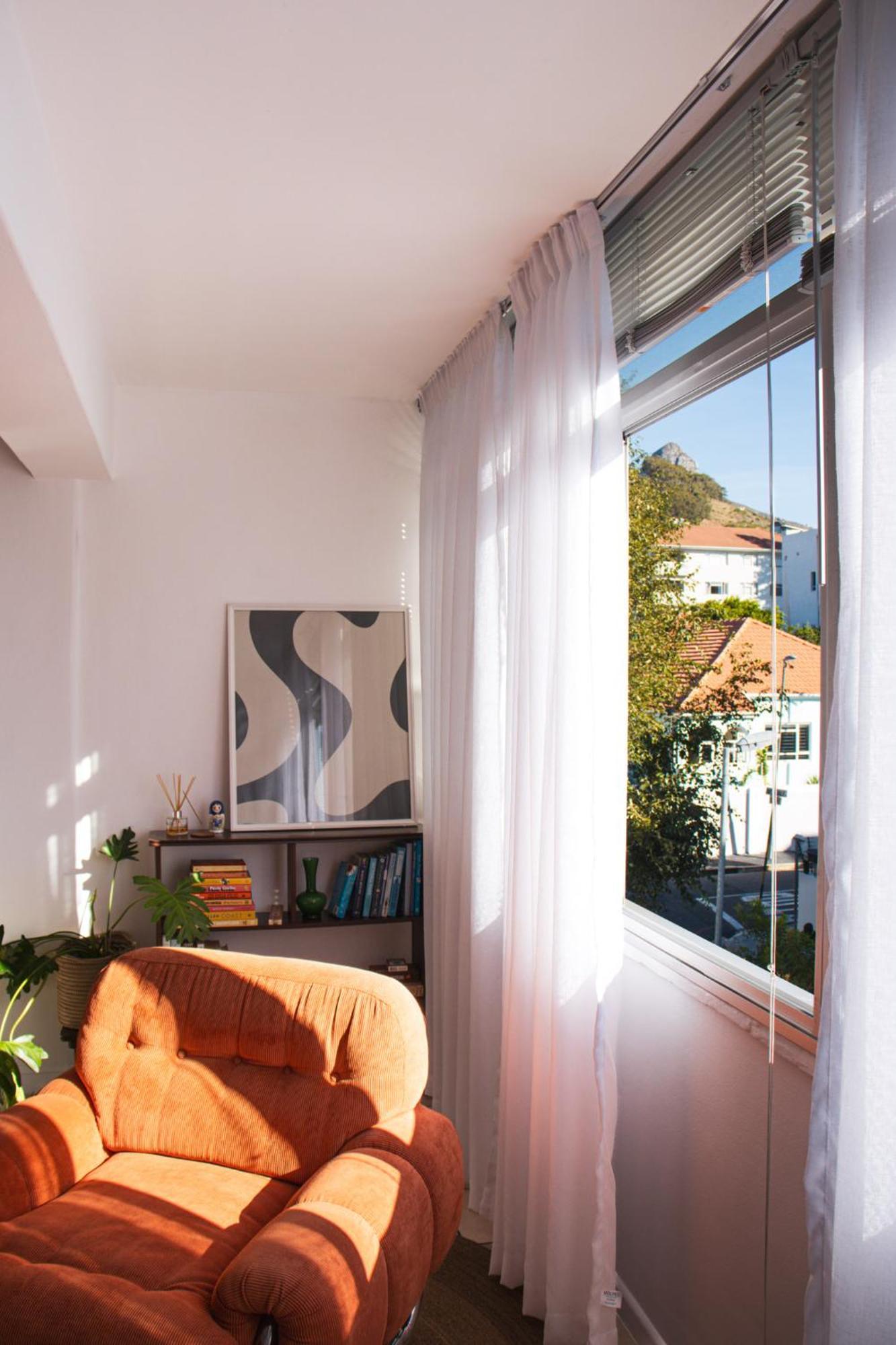 Cosy, Eclectic In Sea Point *